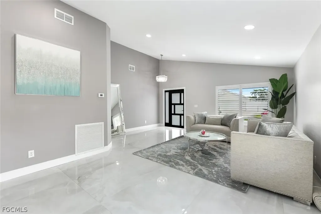 15613 Beachcomber Avenue Fort Myers FL 33908