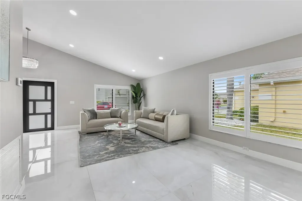 15613 Beachcomber Avenue Fort Myers FL 33908