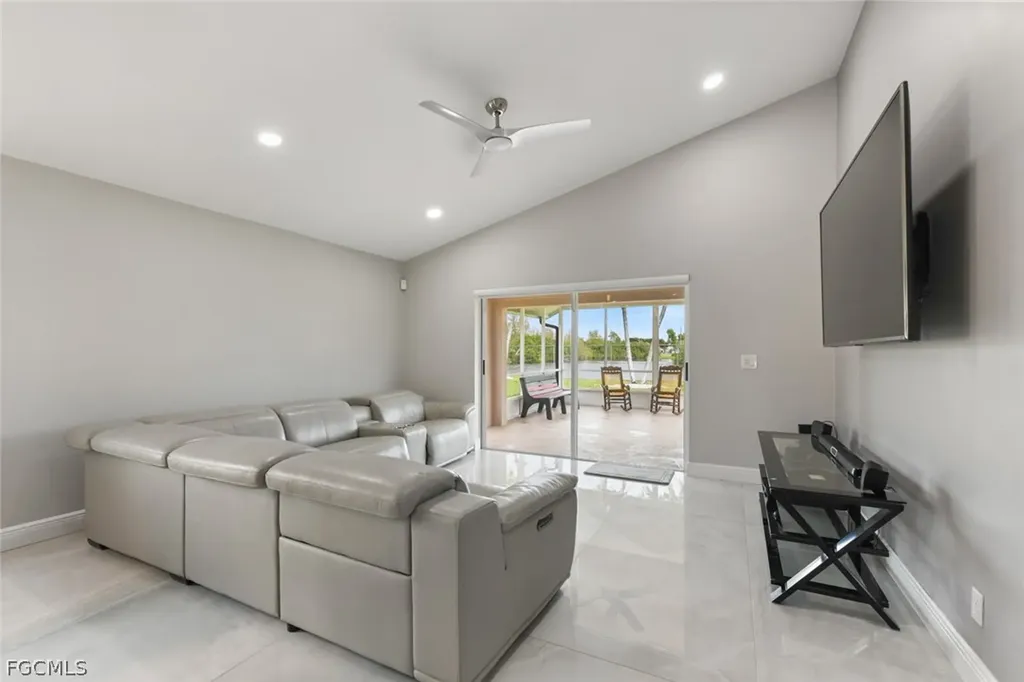 15613 Beachcomber Avenue Fort Myers FL 33908