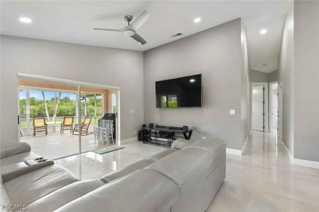 15613 Beachcomber Avenue Fort Myers FL 33908