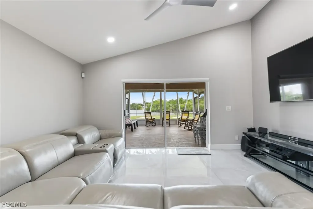 15613 Beachcomber Avenue Fort Myers FL 33908