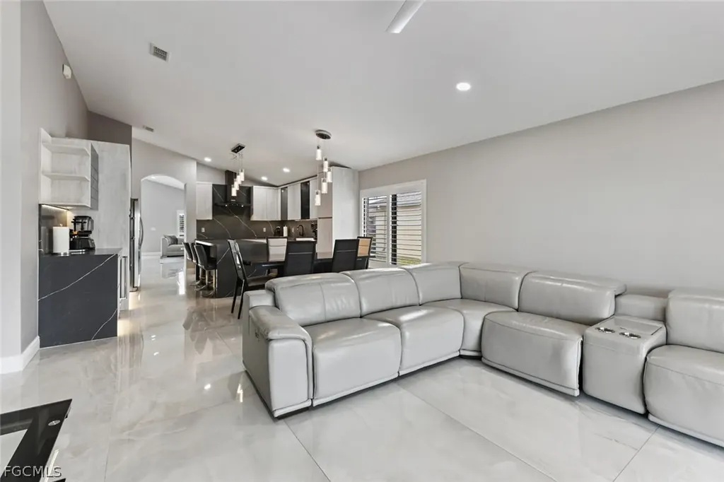 15613 Beachcomber Avenue Fort Myers FL 33908