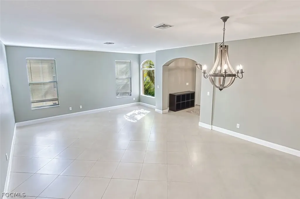 8306 Sumner Avenue Fort Myers FL 33908