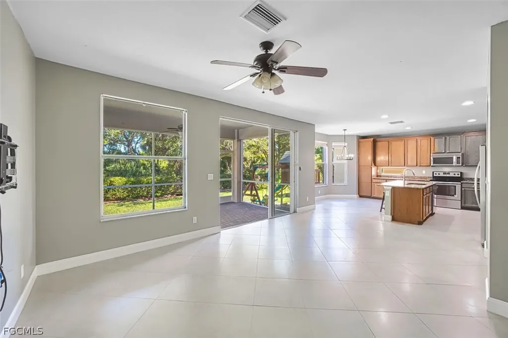8306 Sumner Avenue Fort Myers FL 33908