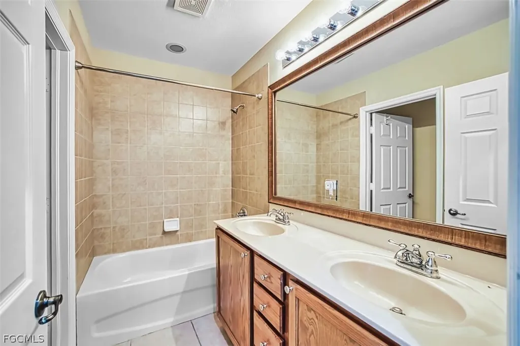 8306 Sumner Avenue Fort Myers FL 33908