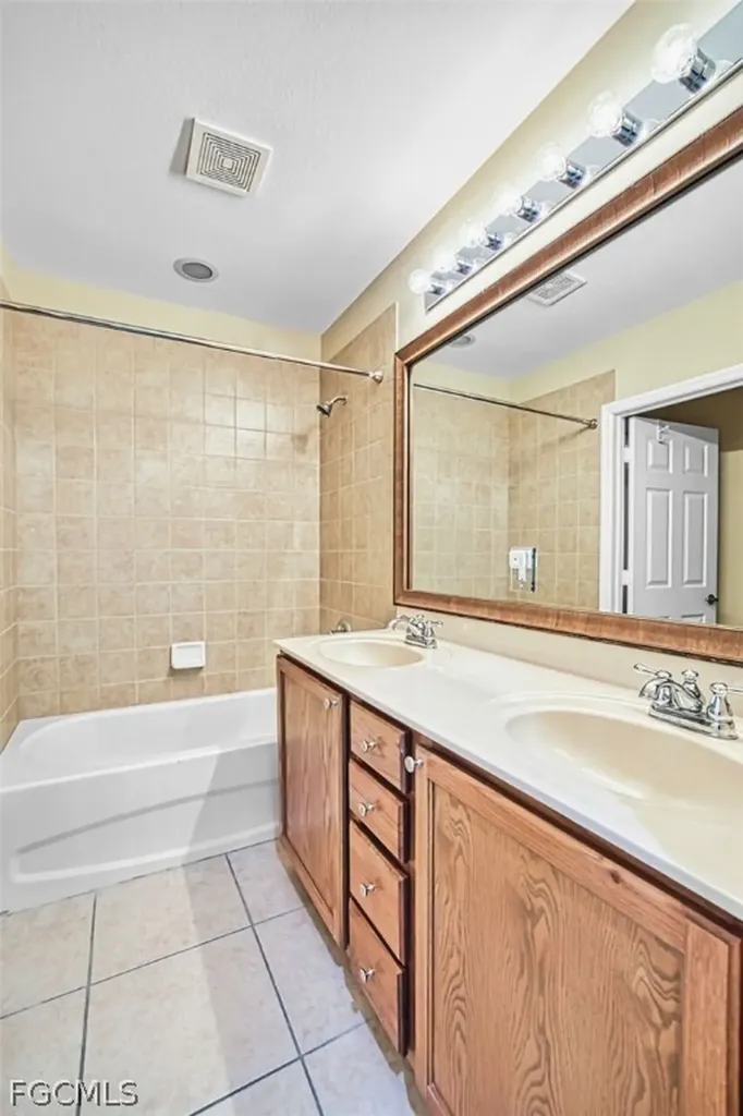 8306 Sumner Avenue Fort Myers FL 33908
