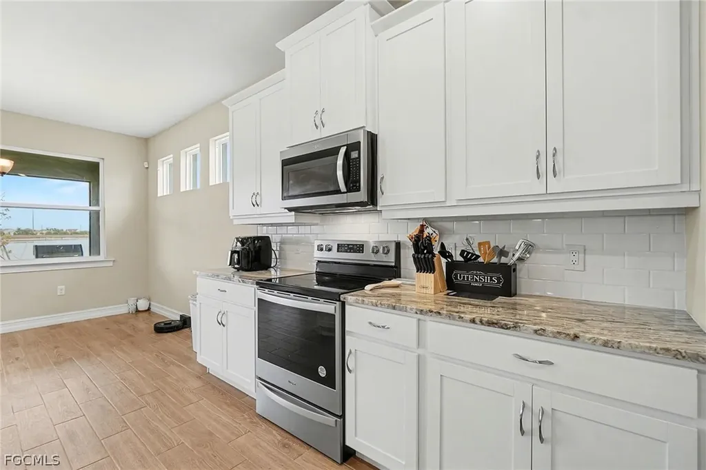 911 Stonewater Lake Terrace Cape Coral FL 33993
