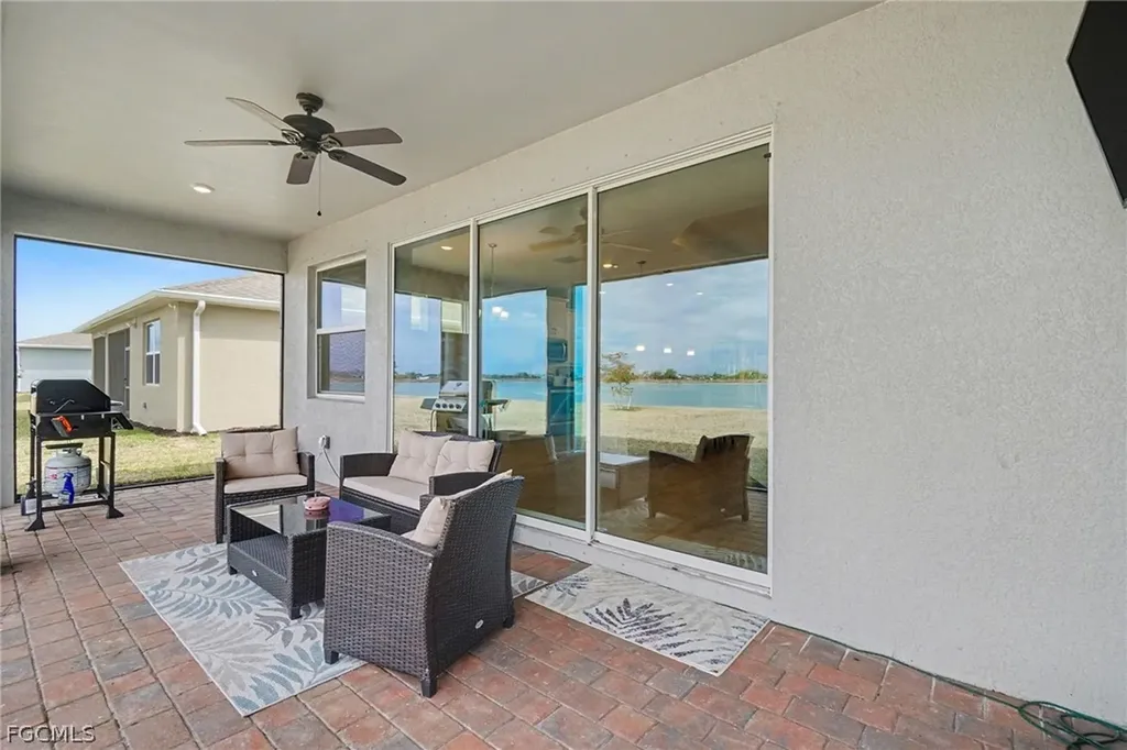 911 Stonewater Lake Terrace Cape Coral FL 33993