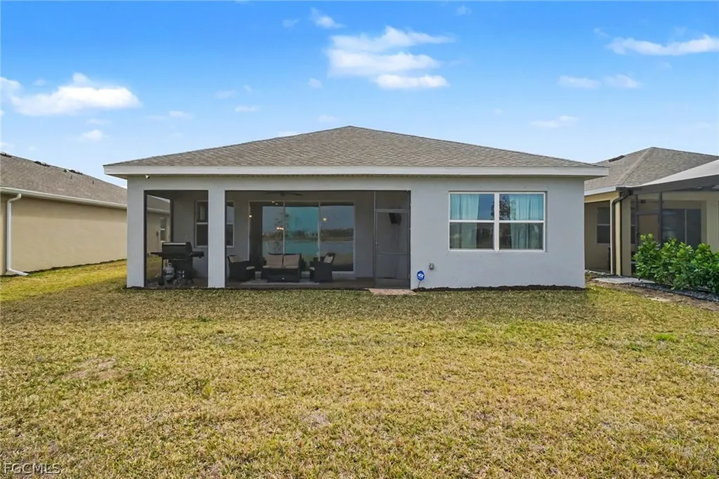 911 Stonewater Lake Terrace Cape Coral FL 33993
