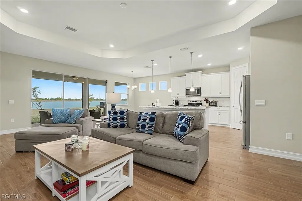 911 Stonewater Lake Terrace Cape Coral FL 33993