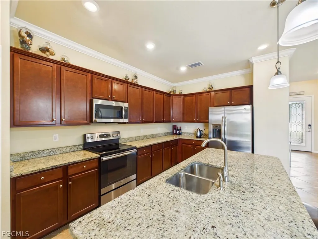 3514 E Hampton Circle Alva FL 33920