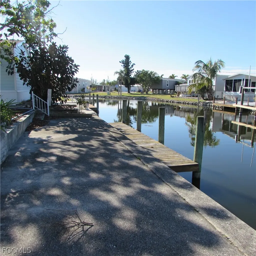 5004 Gulfgate Lane Pine Island Cove FL 33956