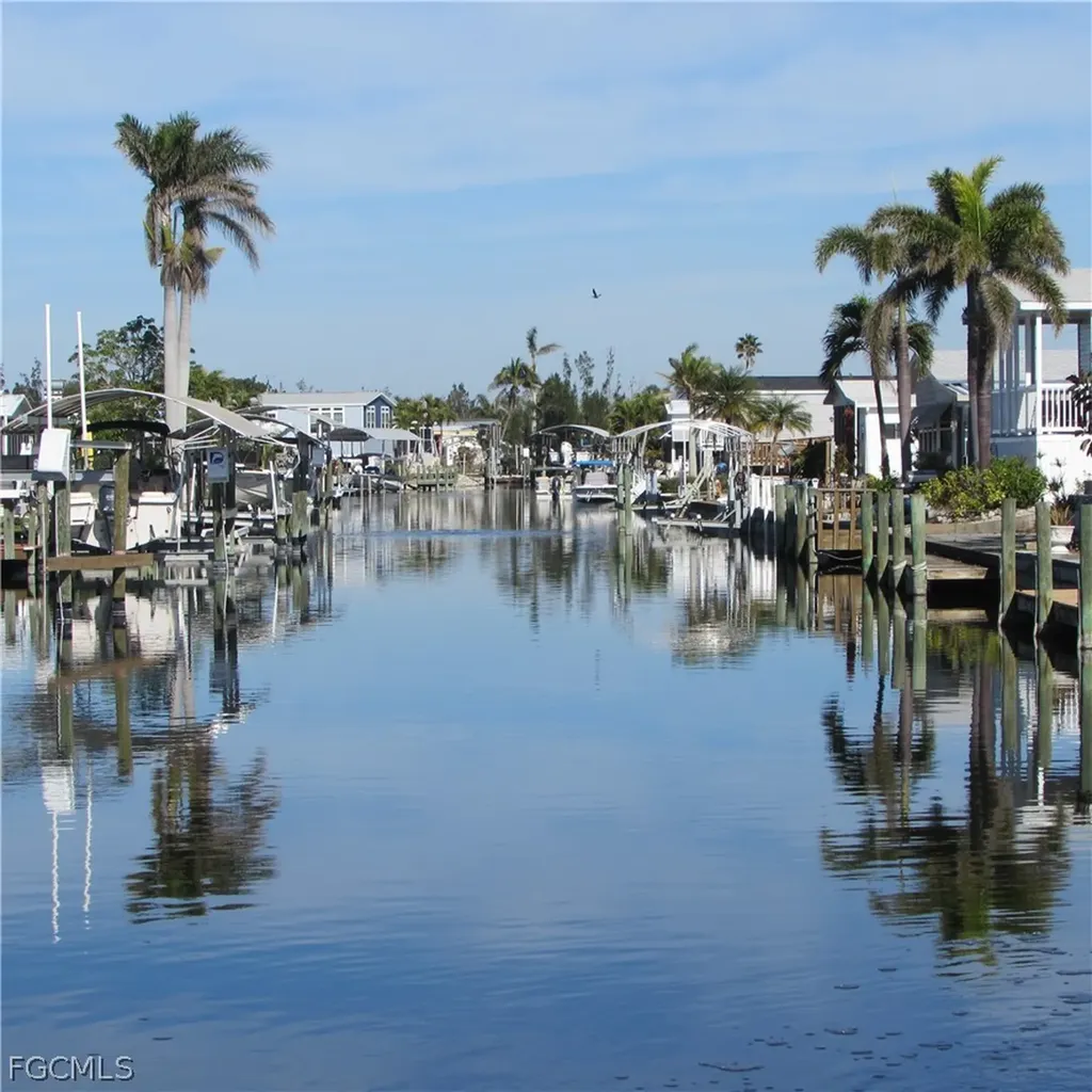 5004 Gulfgate Lane Pine Island Cove FL 33956