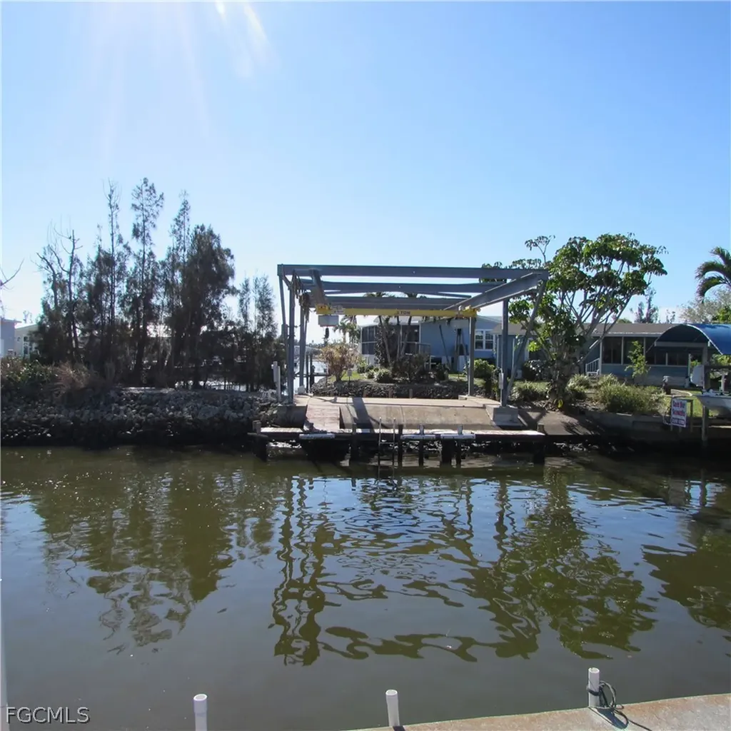 5004 Gulfgate Lane Pine Island Cove FL 33956