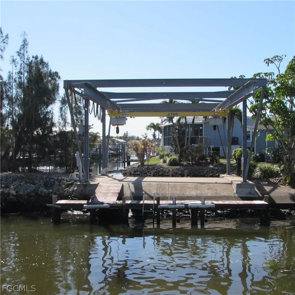 5004 Gulfgate Lane Pine Island Cove FL 33956