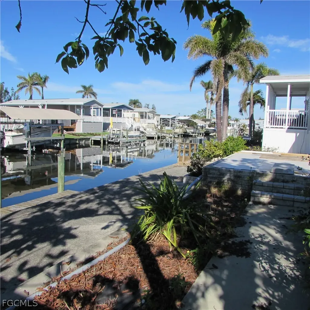 5004 Gulfgate Lane Pine Island Cove FL 33956