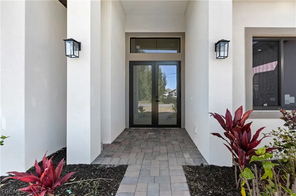 1132 NW 28th Avenue Cape Coral FL 33993