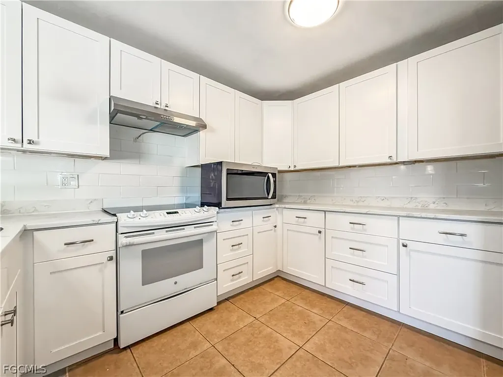 6302 Royal Woods Drive Fort Myers FL 33908