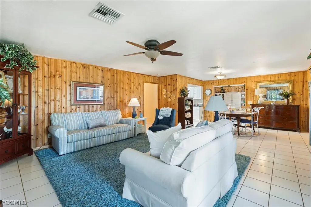 2724 3rd Street SW Lehigh Acres FL 33976