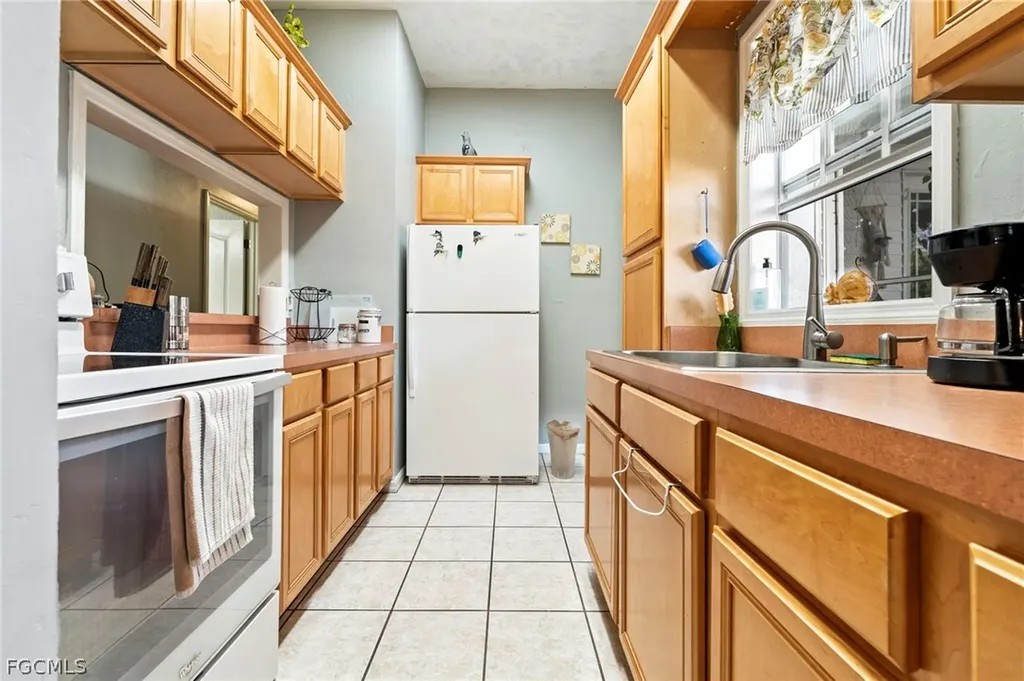 2724 3rd Street SW Lehigh Acres FL 33976