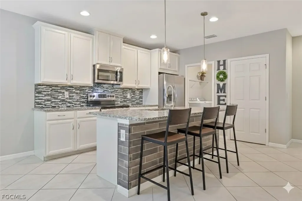 4390 Dutchess Park Road Fort Myers FL 33916