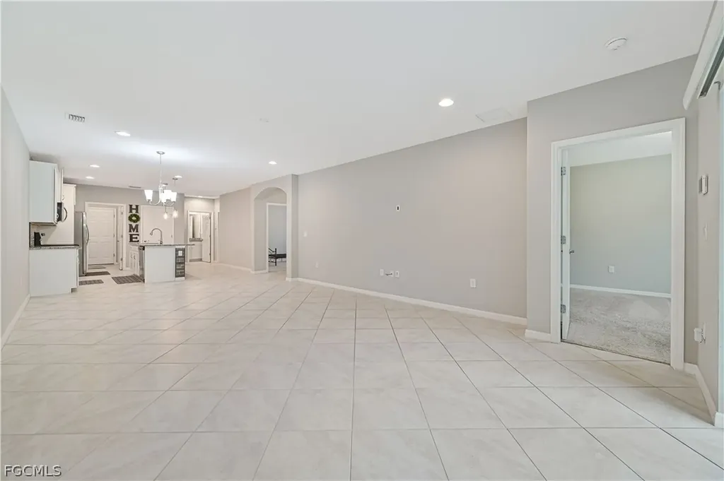 4390 Dutchess Park Road Fort Myers FL 33916