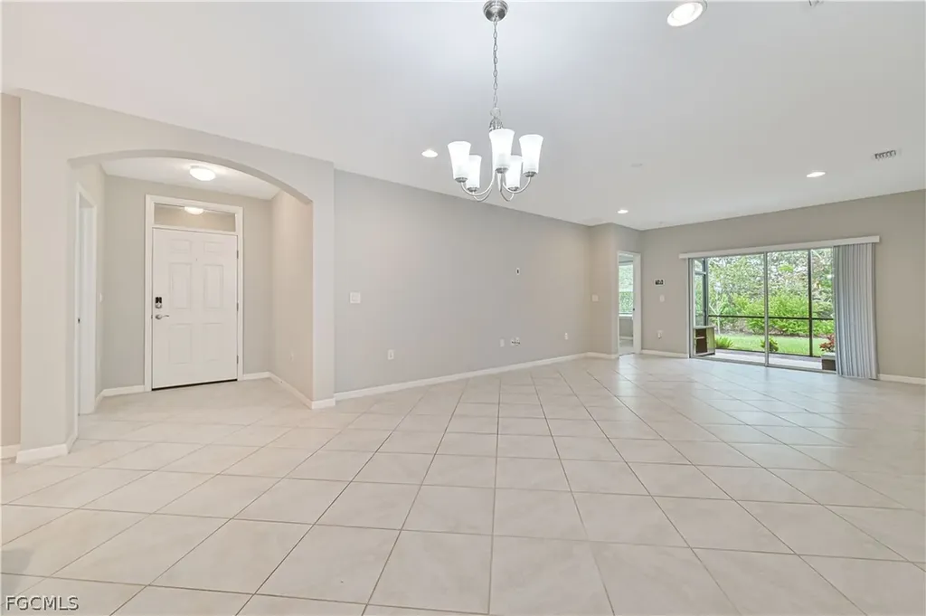 4390 Dutchess Park Road Fort Myers FL 33916