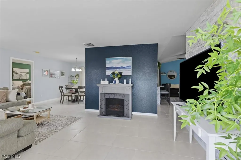 303 NE 13th Avenue Cape Coral FL 33909