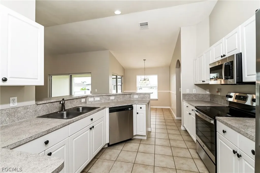 1141 SW 6th Terrace Cape Coral FL 33991