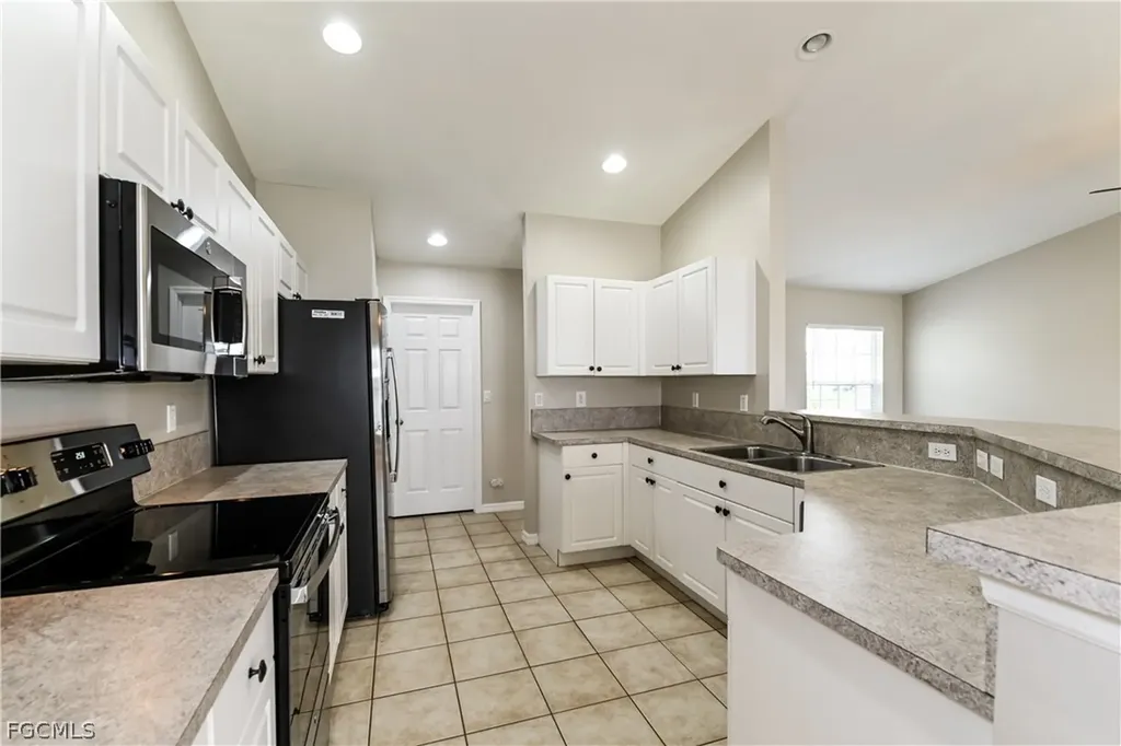 1141 SW 6th Terrace Cape Coral FL 33991