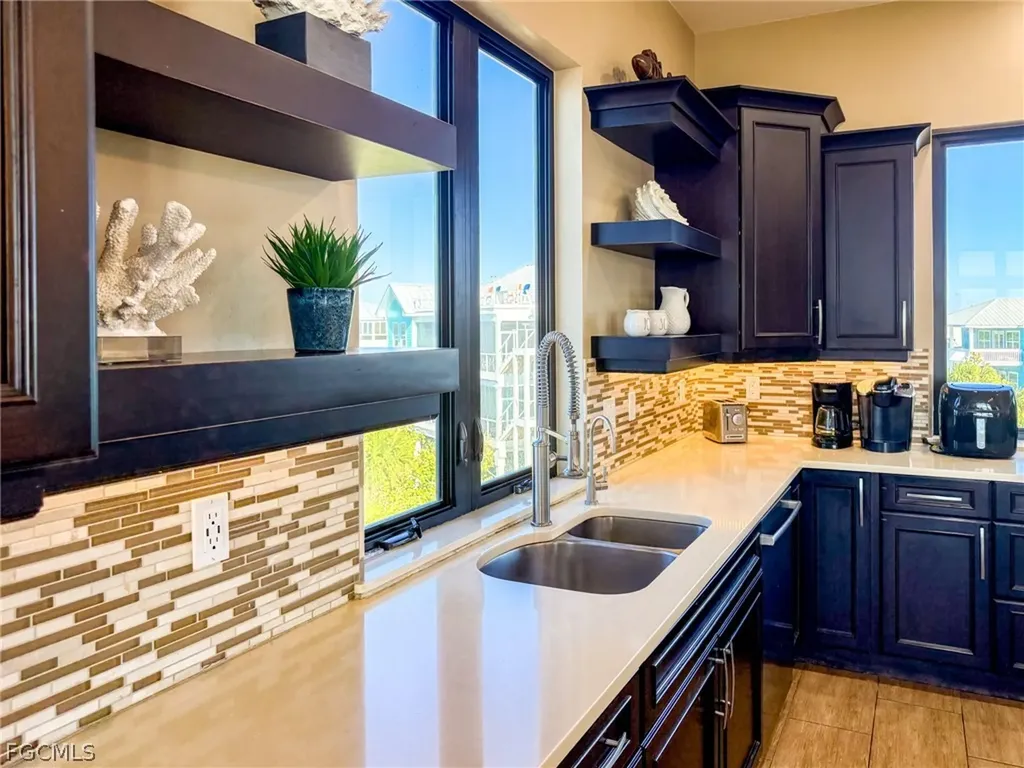 660 Gulf Lane Upper Captiva FL 33924