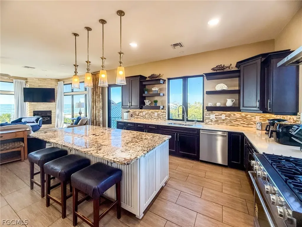 660 Gulf Lane Upper Captiva FL 33924