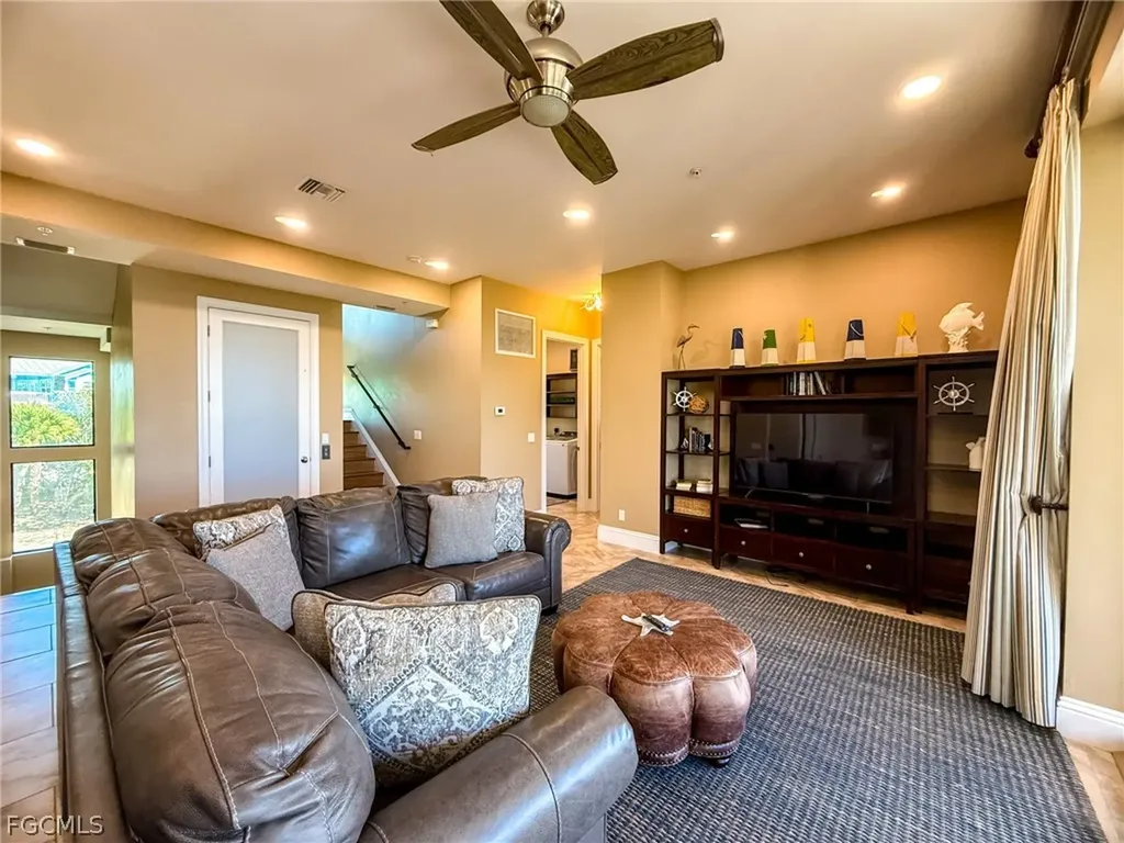 660 Gulf Lane Upper Captiva FL 33924