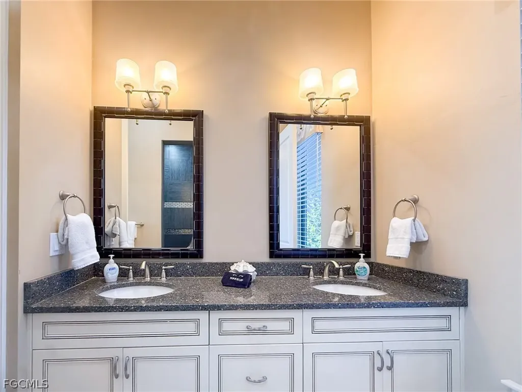 660 Gulf Lane Upper Captiva FL 33924