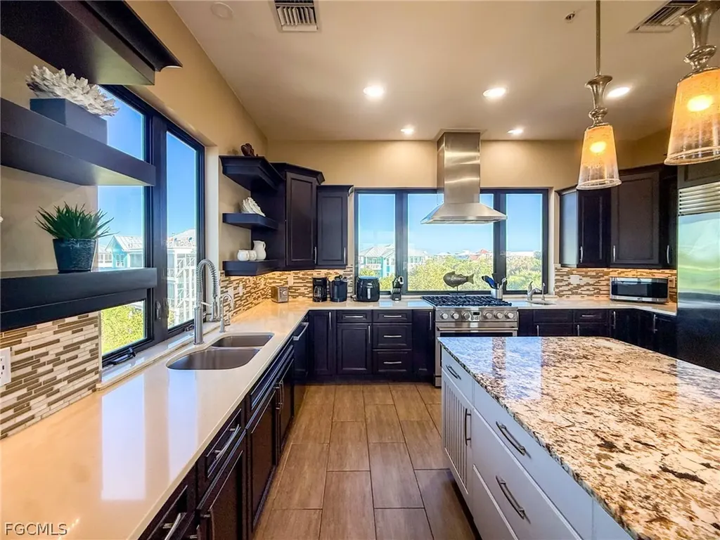 660 Gulf Lane Upper Captiva FL 33924