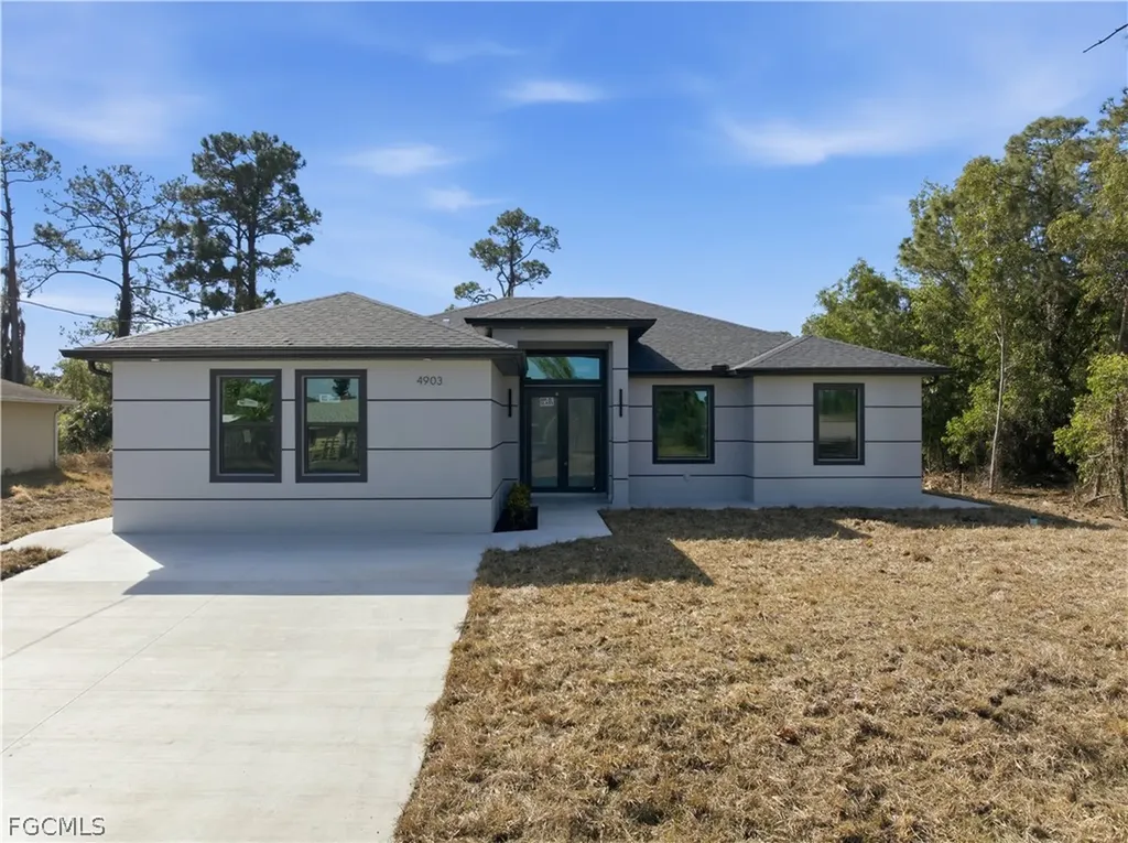 4903 Lee Circle N Lehigh Acres FL 33971