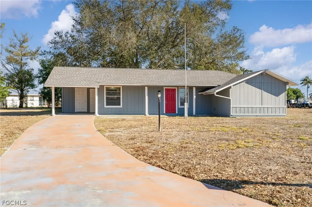 100 Contee Drive Lehigh Acres FL 33936