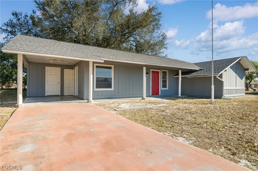 100 Contee Drive Lehigh Acres FL 33936