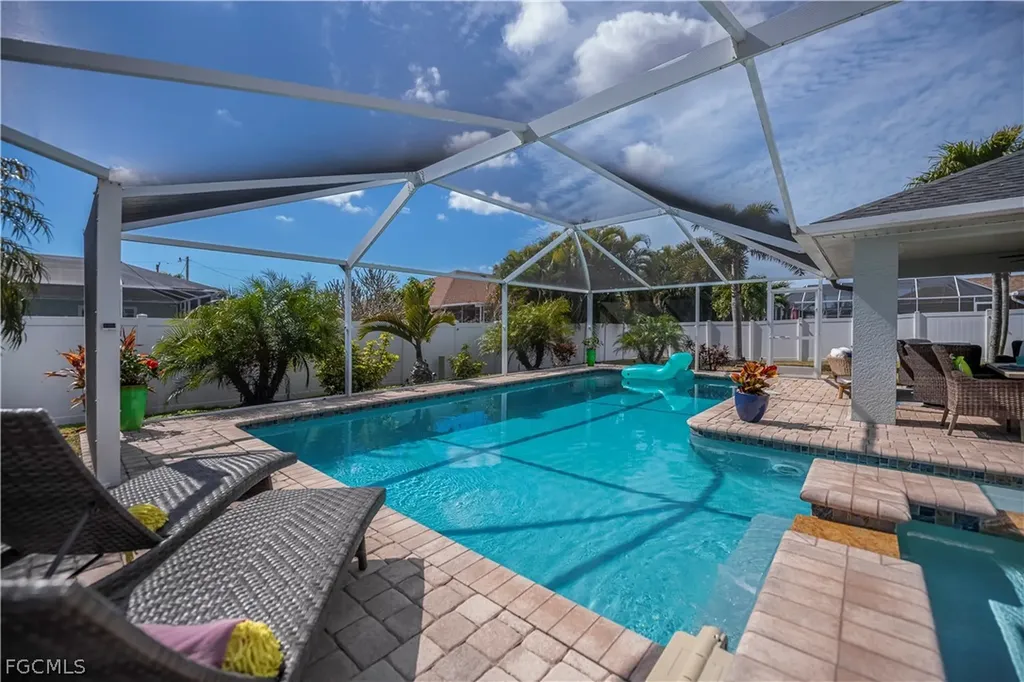 1814 SW 22nd Terrace Cape Coral FL 33991