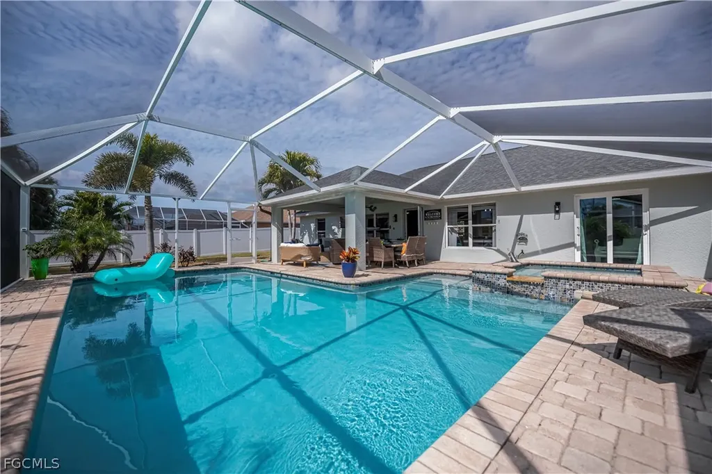 1814 SW 22nd Terrace Cape Coral FL 33991