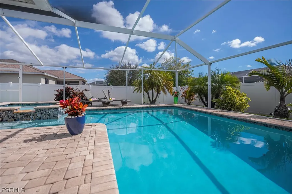 1814 SW 22nd Terrace Cape Coral FL 33991