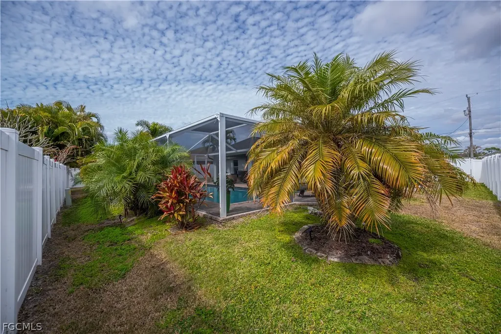 1814 SW 22nd Terrace Cape Coral FL 33991