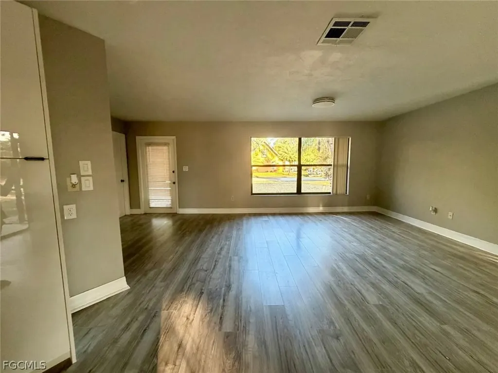 409 Mcarthur Avenue Lehigh Acres FL 33936
