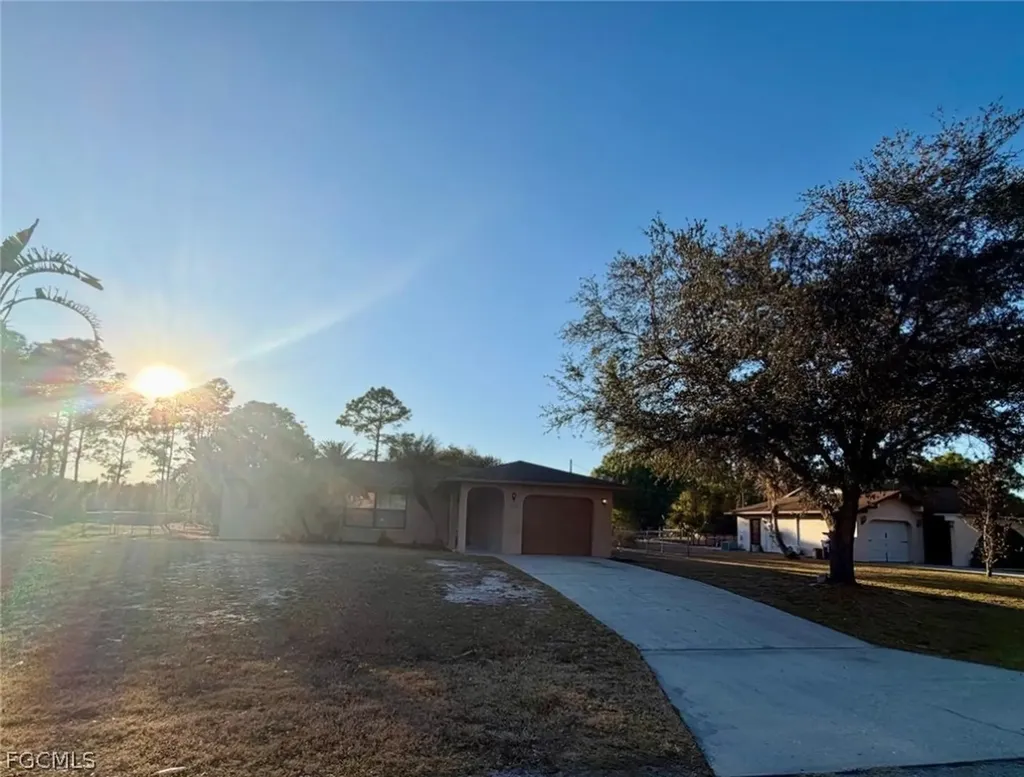 409 Mcarthur Avenue Lehigh Acres FL 33936
