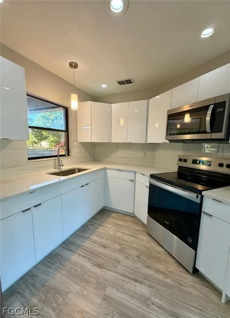 409 Mcarthur Avenue Lehigh Acres FL 33936