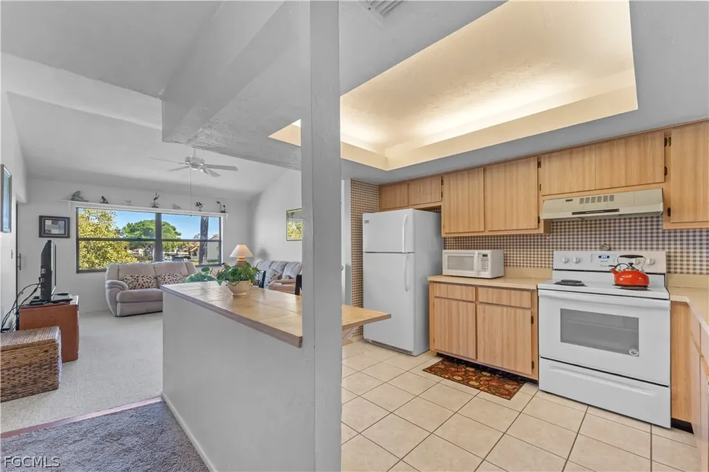8625 Charter Club Circle Fort Myers FL 33919