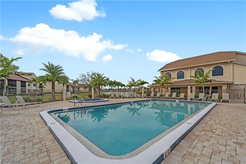 8625 Charter Club Circle Fort Myers FL 33919
