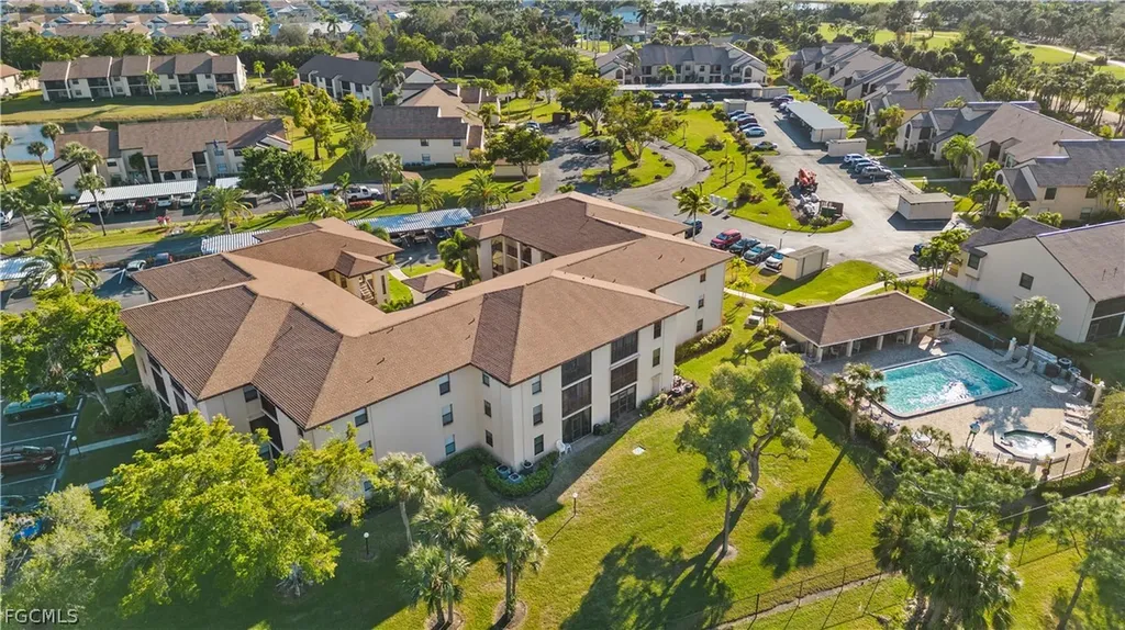 8625 Charter Club Circle Fort Myers FL 33919