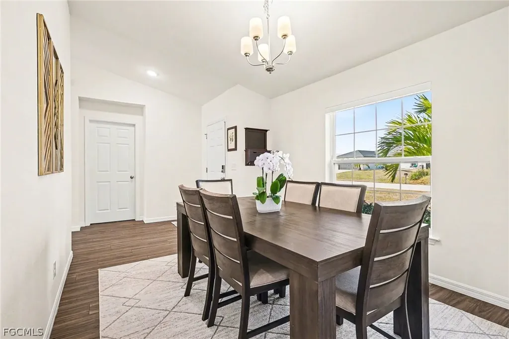 318 NW 4th Street Cape Coral FL 33993