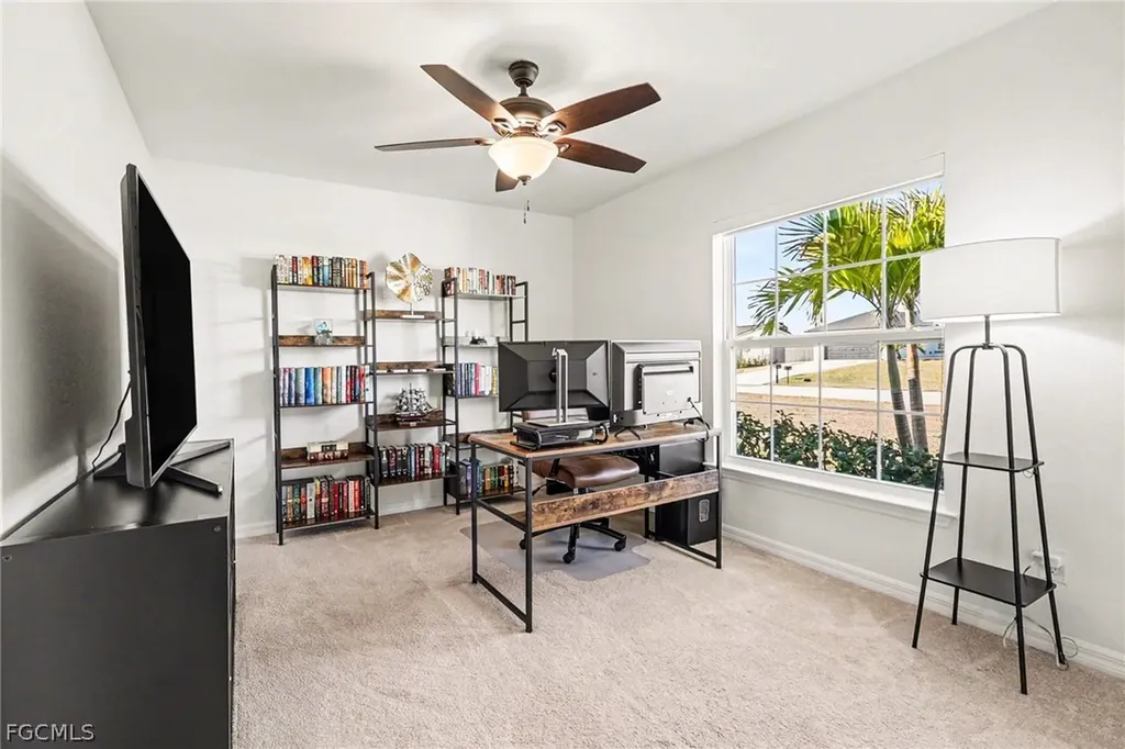 318 NW 4th Street Cape Coral FL 33993
